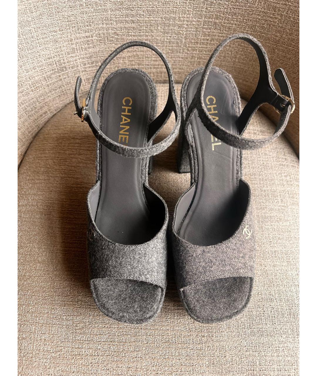 CHANEL Серые текстильные босоножки, фото 4