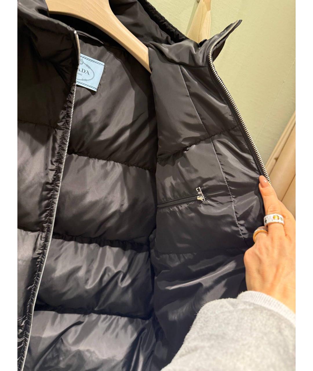 PRADA Черный полиуретановый пуховик, фото 3