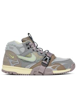 NIKE Кроссовки