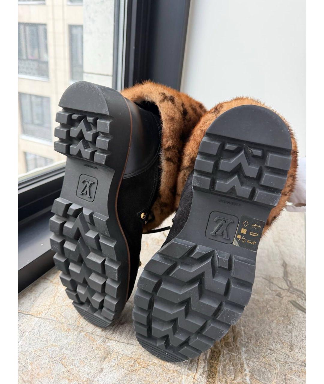 LOUIS VUITTON Черные замшевые ботинки, фото 5