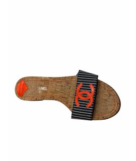 CHANEL Шлепанцы
