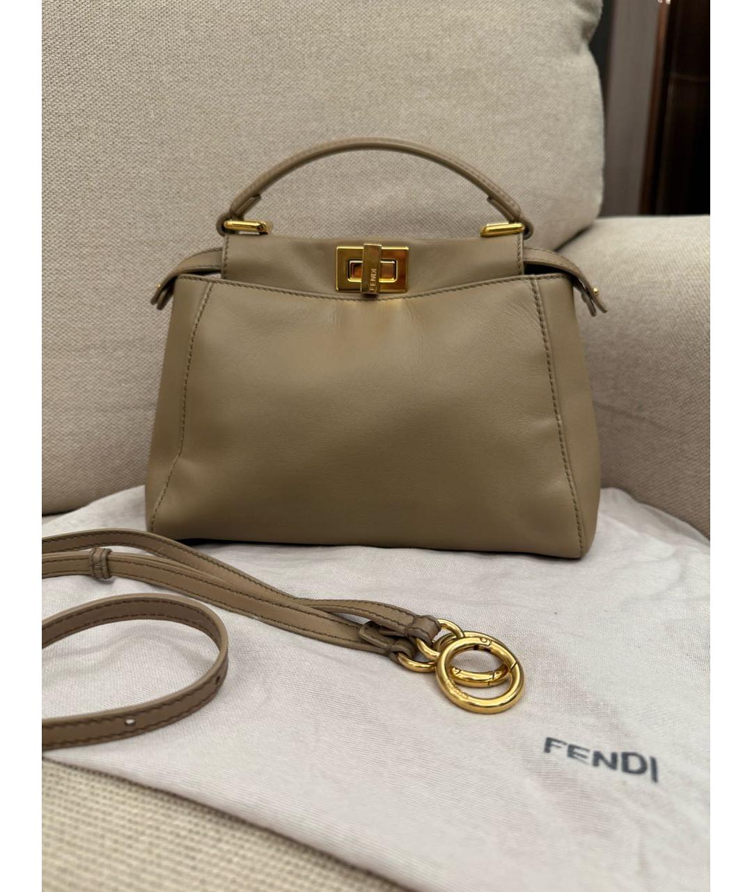 FENDI Бежевая кожаная сумка с короткими ручками, фото 3