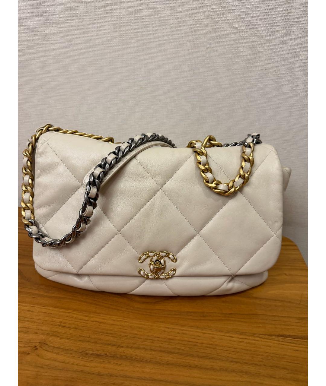 CHANEL Бежевая кожаная сумка с короткими ручками, фото 9
