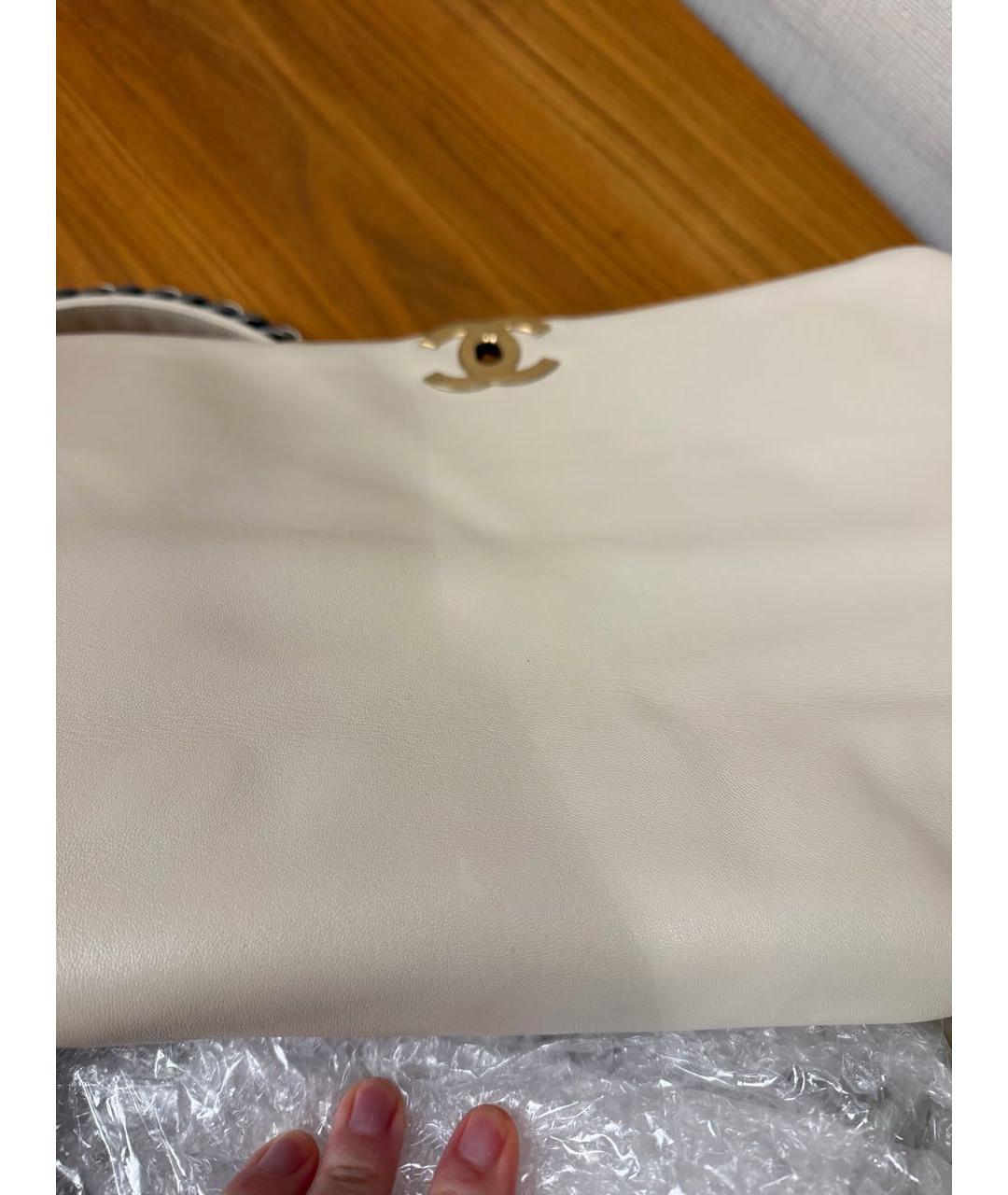 CHANEL Бежевая кожаная сумка с короткими ручками, фото 7