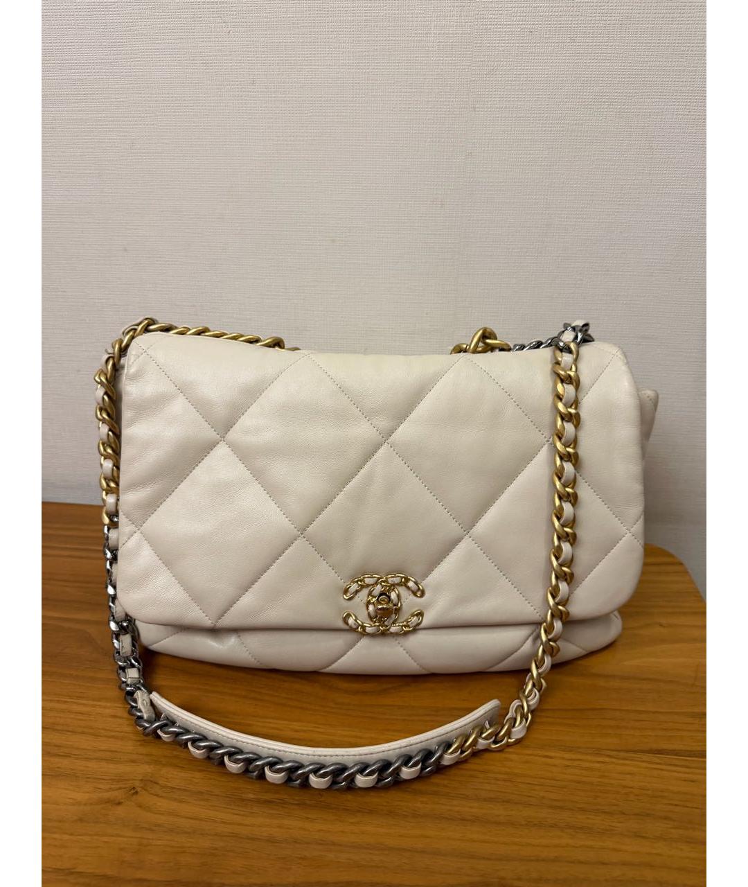 CHANEL Бежевая кожаная сумка с короткими ручками, фото 2