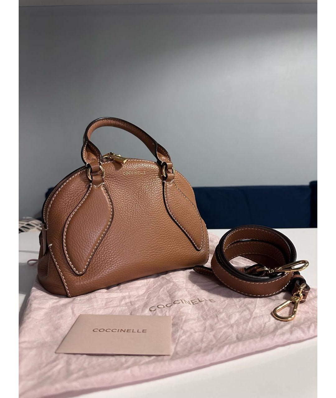 COCCINELLE Коричневая кожаная сумка с короткими ручками, фото 5