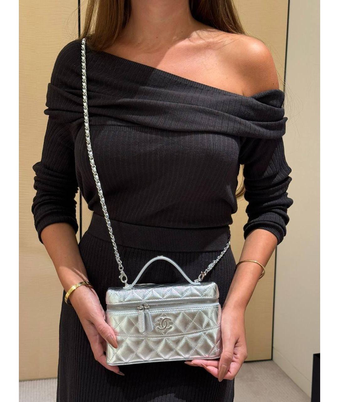 CHANEL Серебряная кожаная сумка через плечо, фото 2