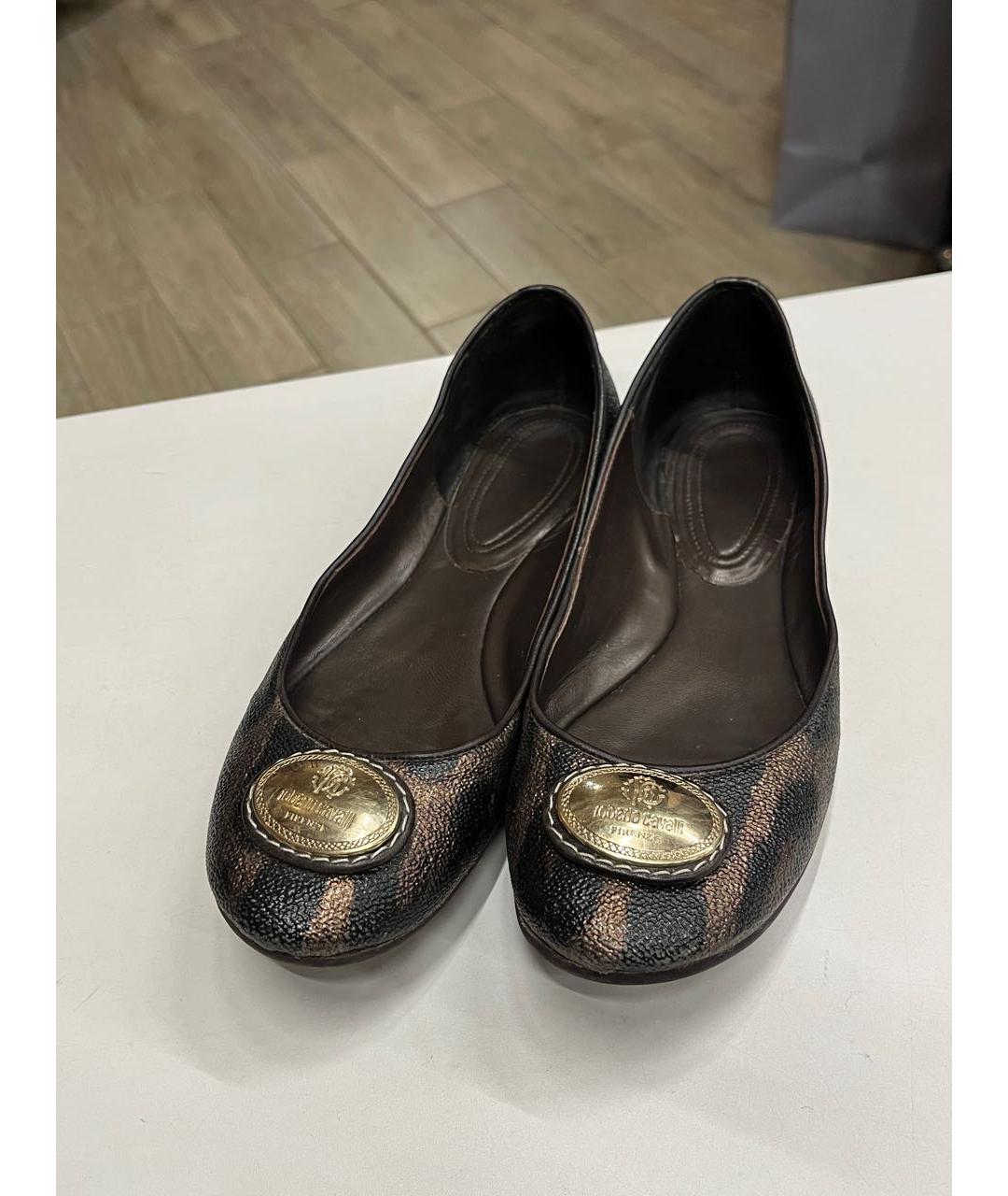 ROBERTO CAVALLI Коричневые кожаные балетки, фото 2