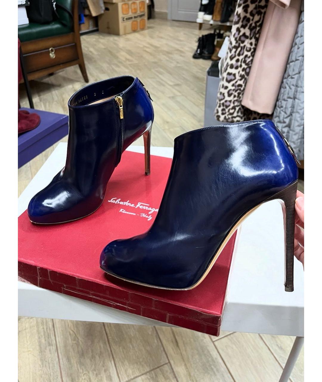 FERRAGAMO Темно-синие кожаные ботильоны, фото 9