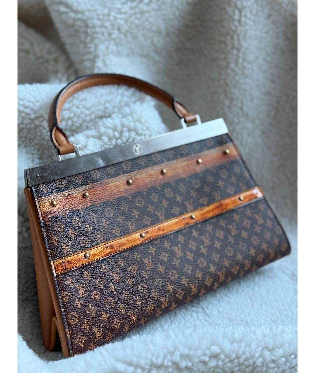 LOUIS VUITTON Коричневая кожаная сумка с короткими ручками, фото 3