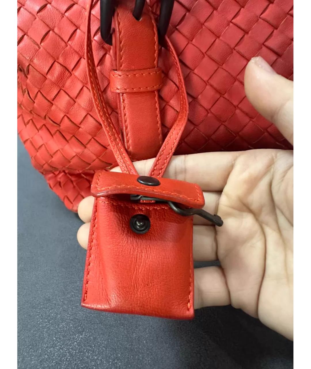 BOTTEGA VENETA Коралловая пелетеная сумка с короткими ручками, фото 6