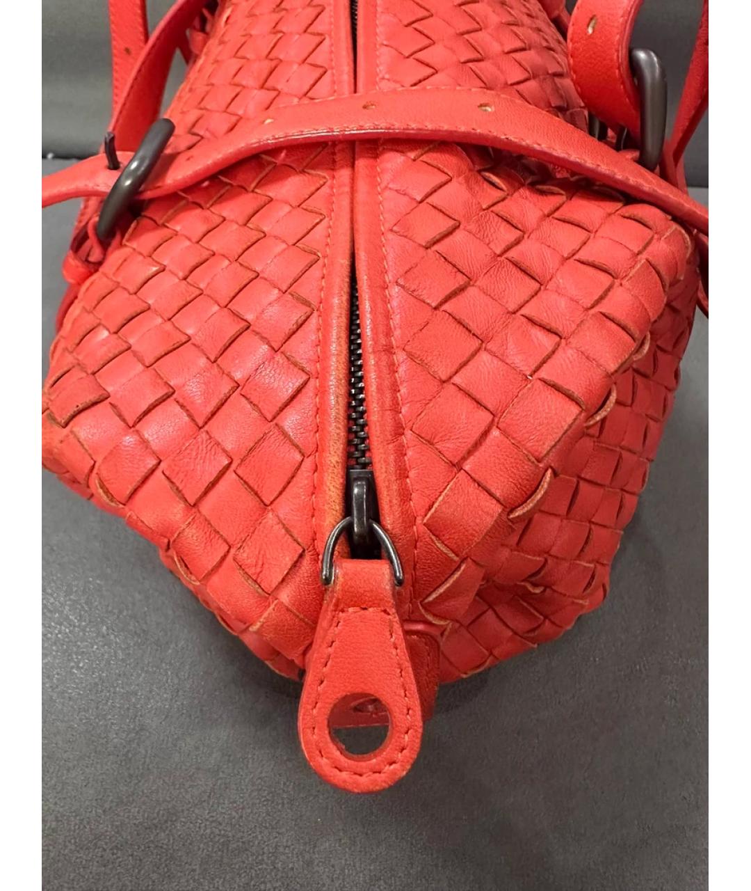 BOTTEGA VENETA Коралловая пелетеная сумка с короткими ручками, фото 4