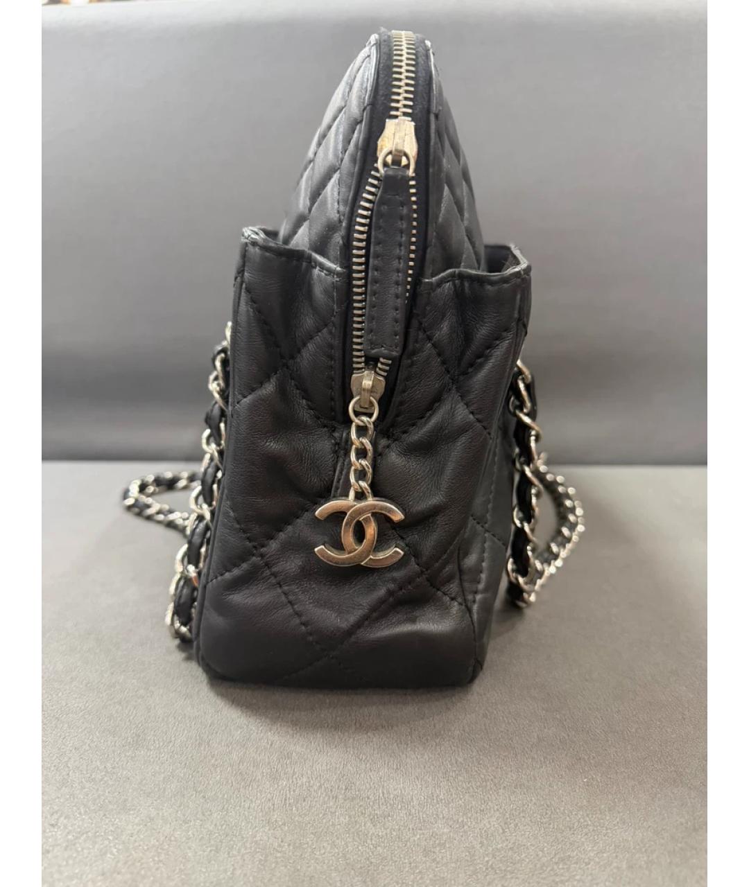 CHANEL Черная кожаная сумка с короткими ручками, фото 2