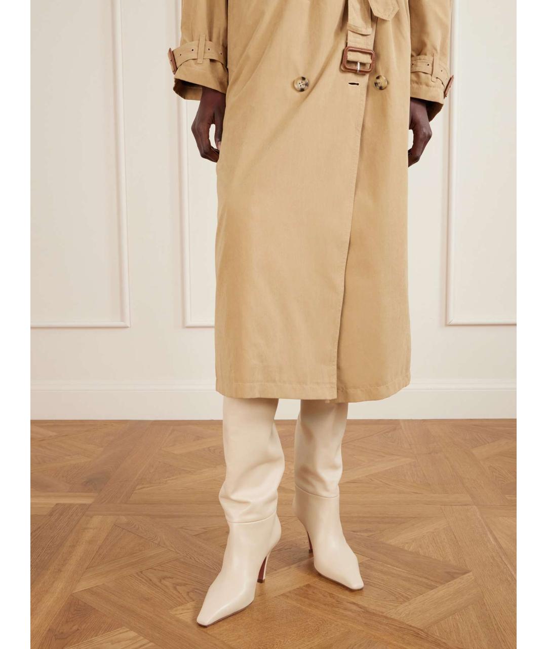 Amina Muaddi Бежевые кожаные ботфорты, фото 3