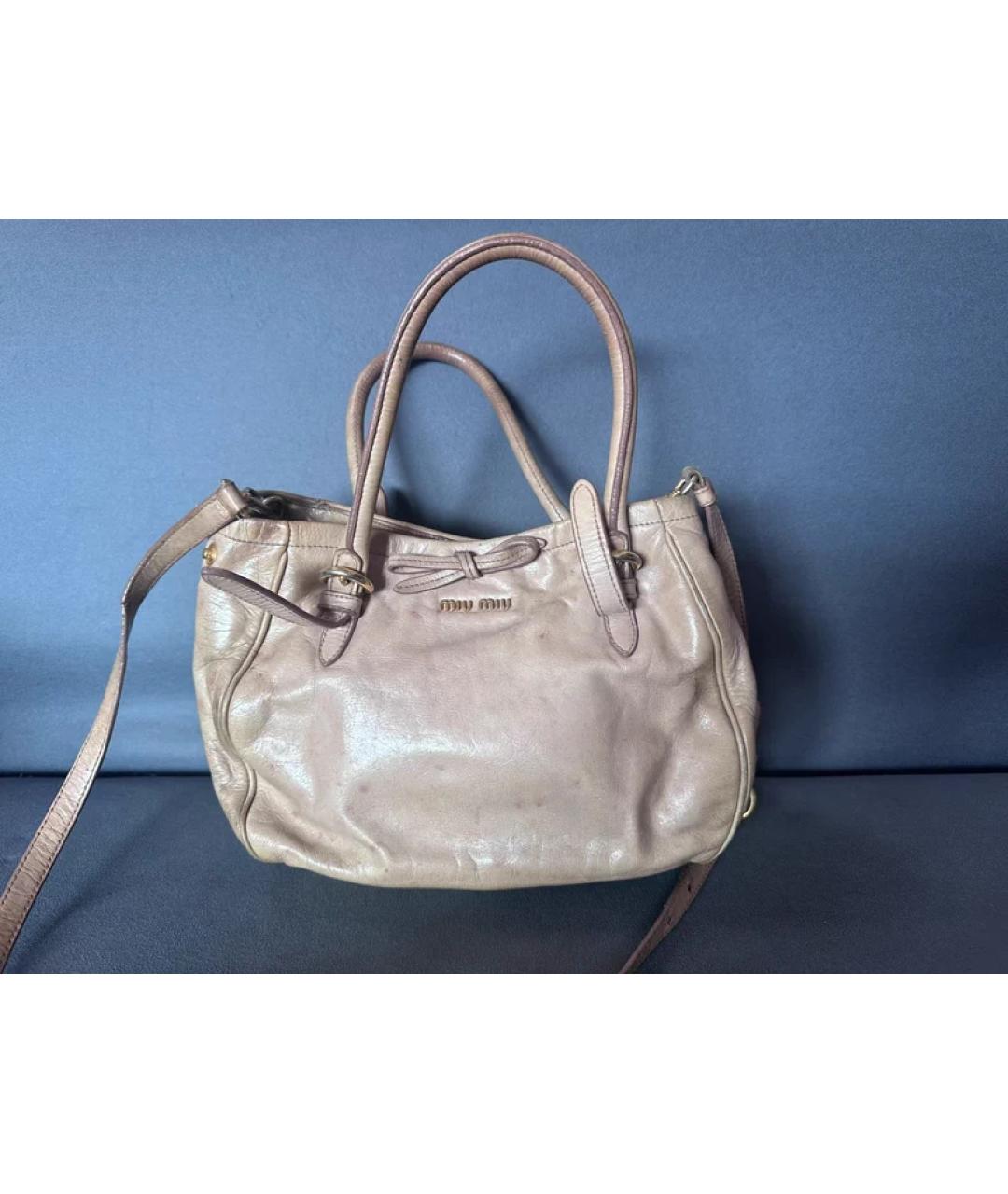MIU MIU Бежевая кожаная сумка с короткими ручками, фото 10