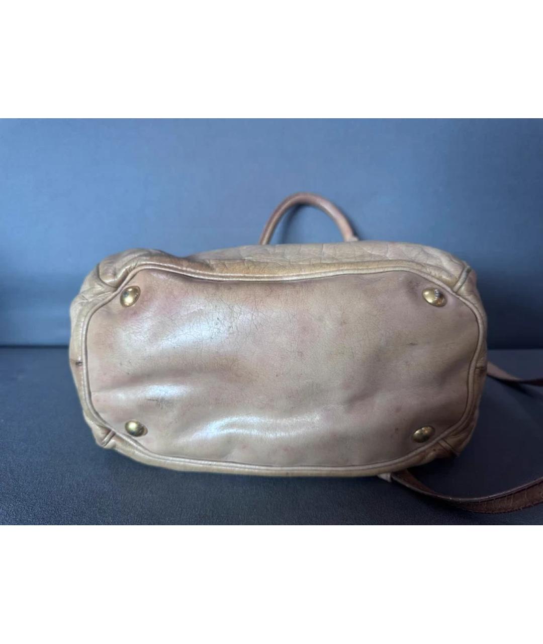 MIU MIU Бежевая кожаная сумка с короткими ручками, фото 3