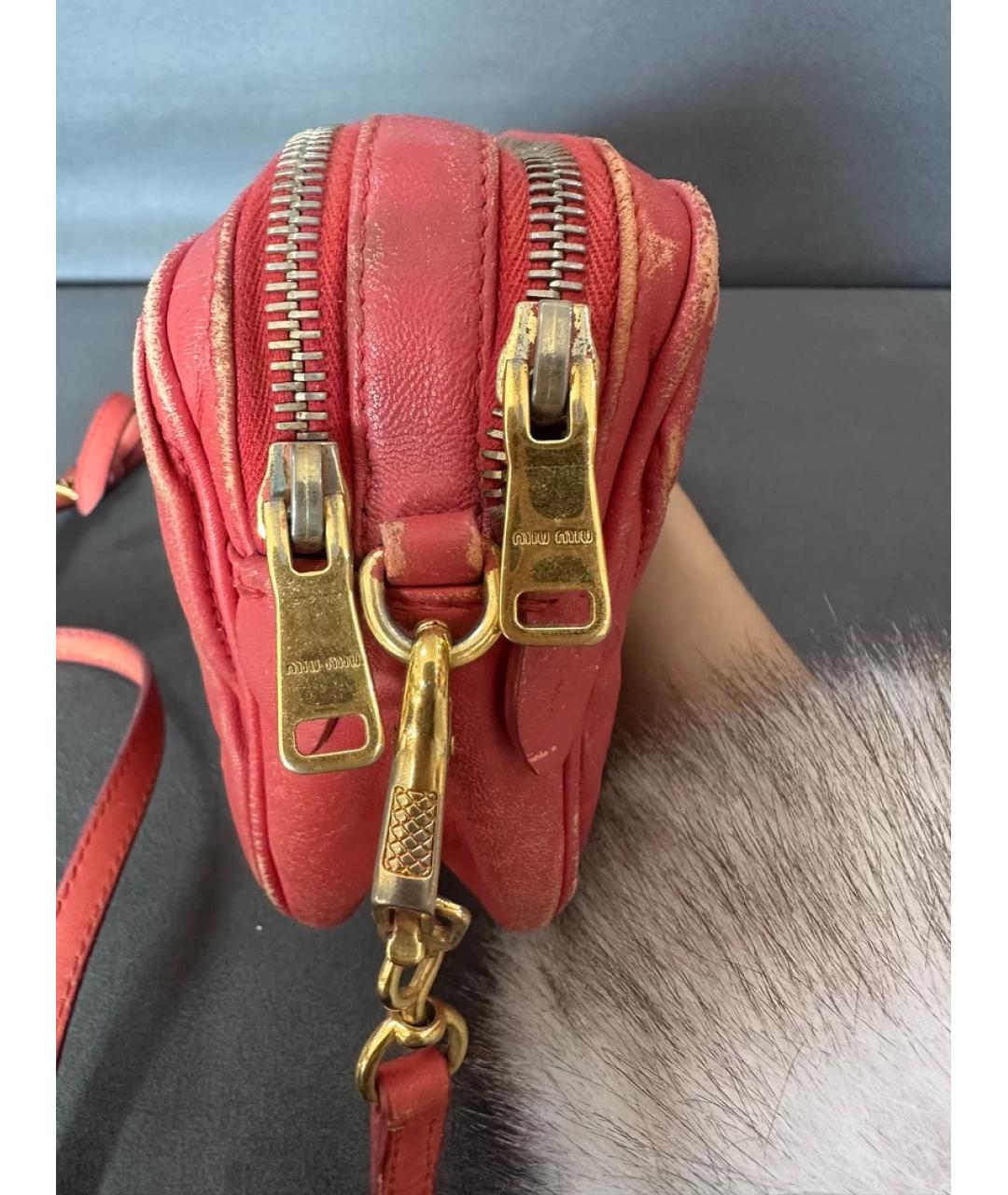 MIU MIU Коралловая кожаная сумка через плечо, фото 6
