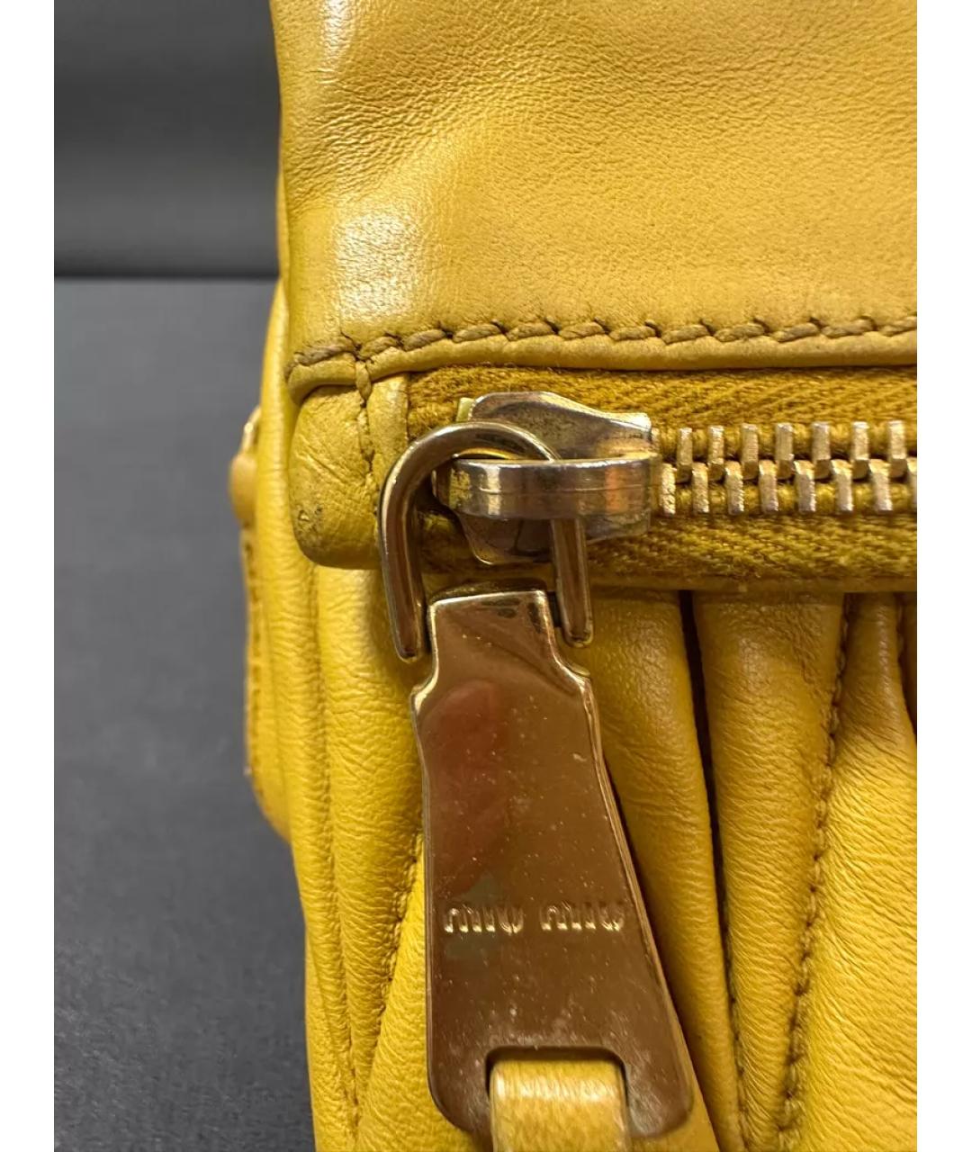 MIU MIU Горчичная кожаная сумка через плечо, фото 5