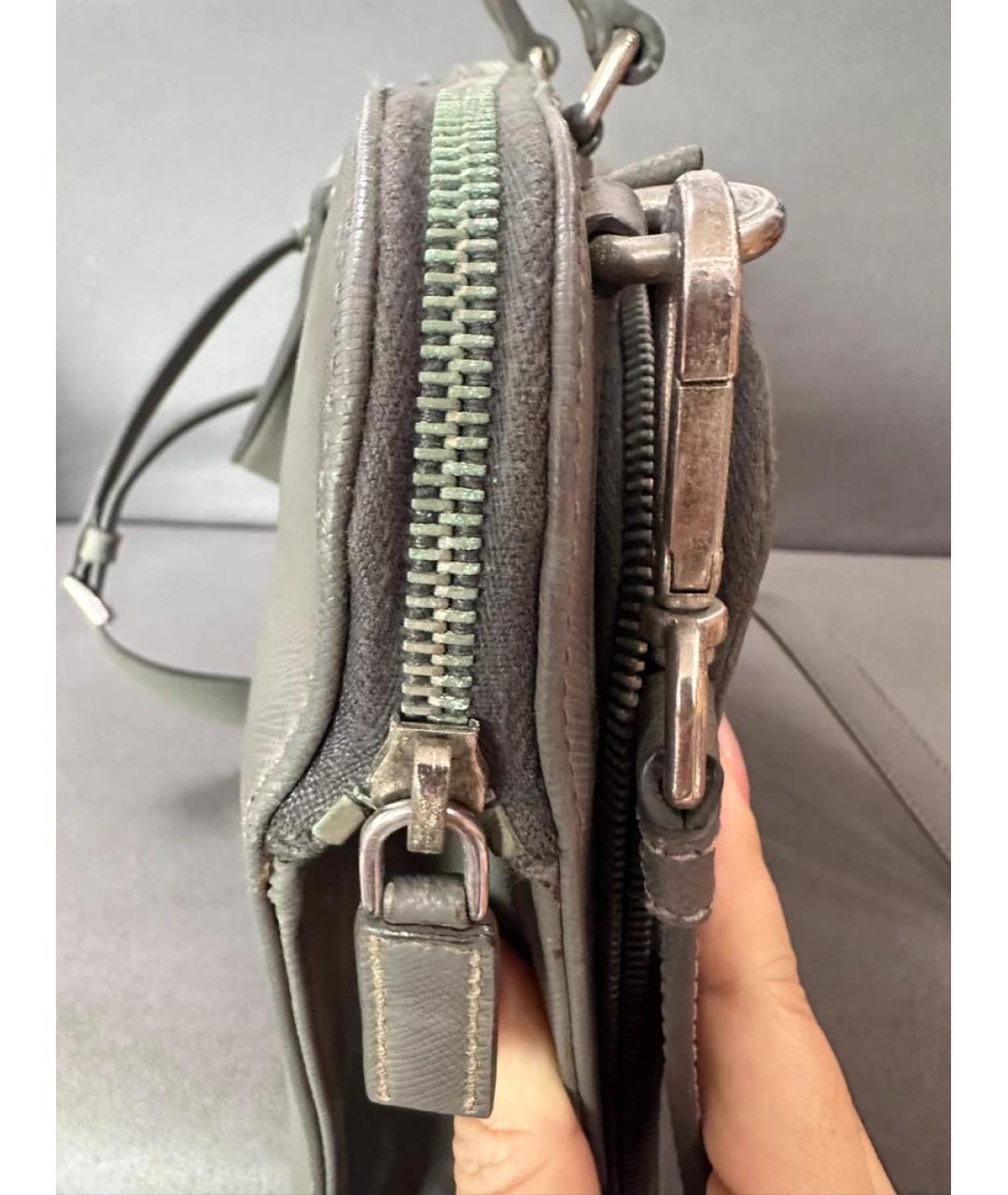 PRADA Серая кожаная сумка с короткими ручками, фото 5