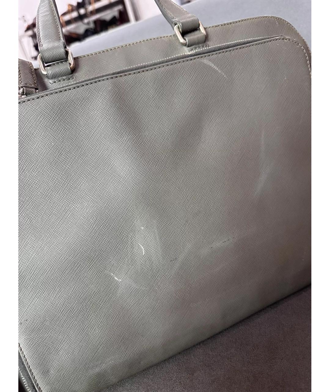 PRADA Серая кожаная сумка с короткими ручками, фото 2