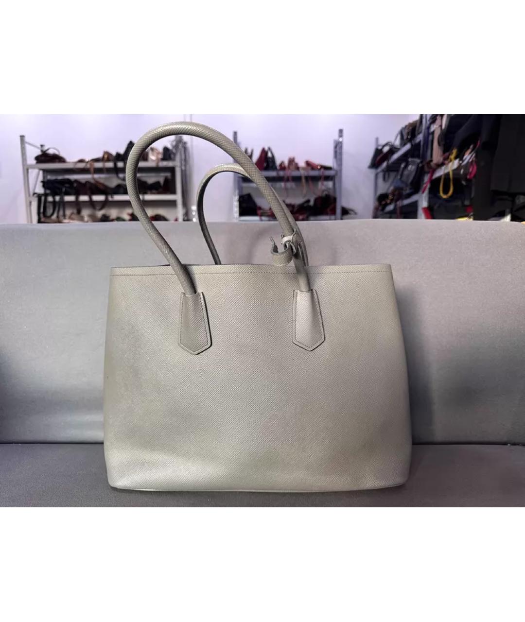 PRADA Серая кожаная сумка с короткими ручками, фото 2