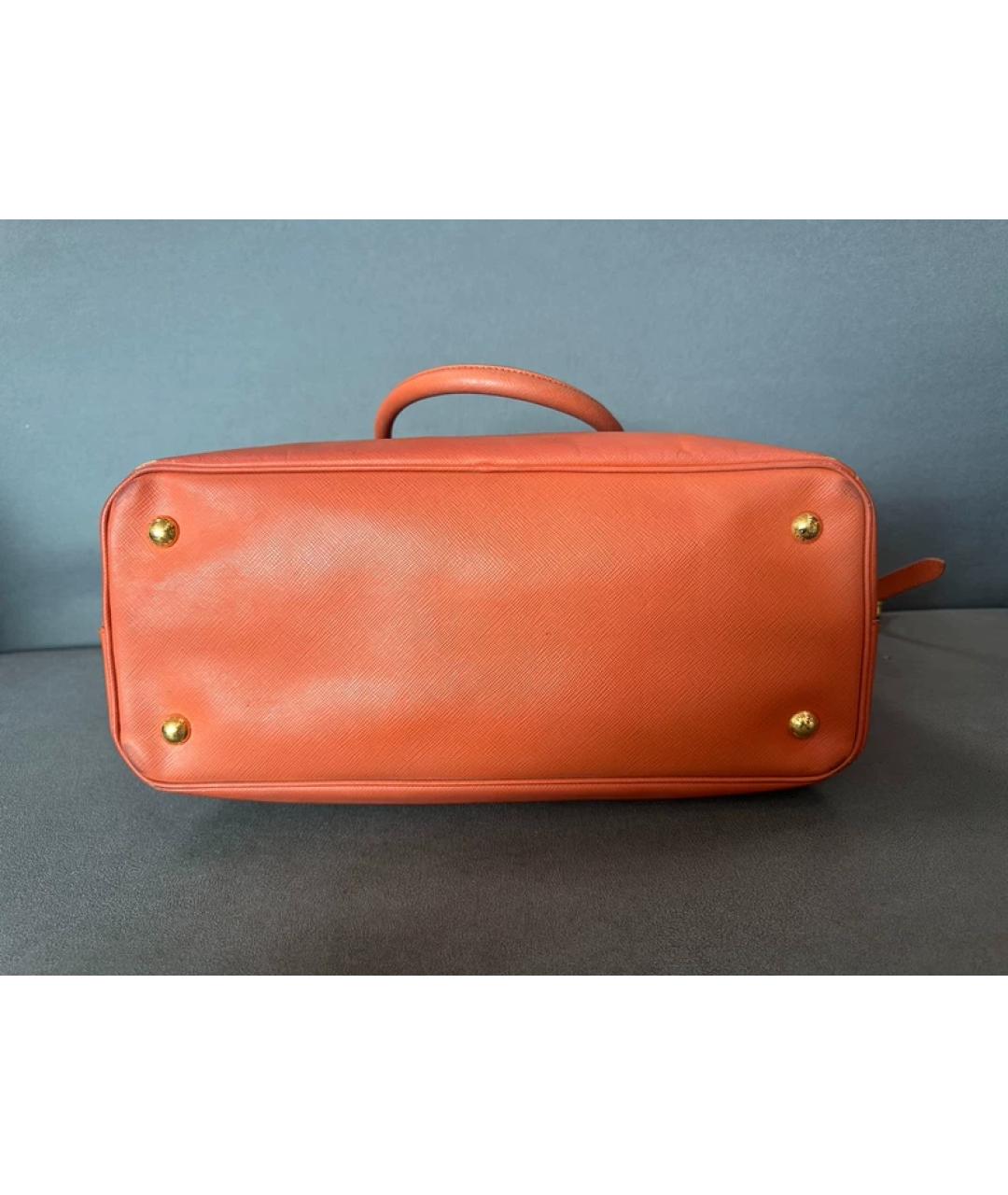 PRADA Оранжевая кожаная сумка с короткими ручками, фото 3