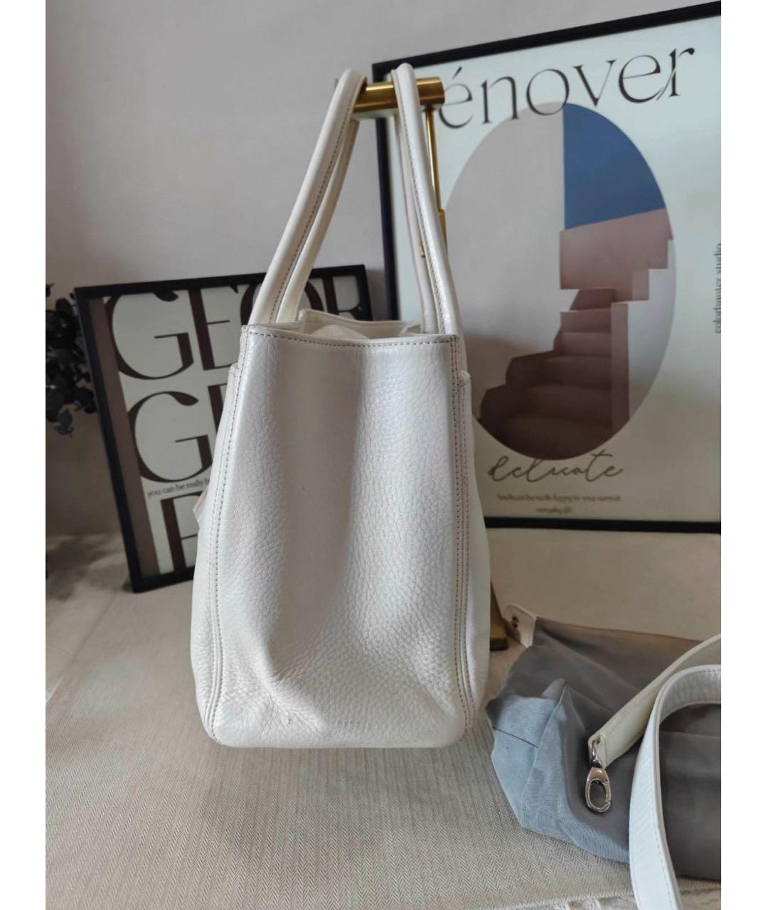 CHANEL Белая кожаная сумка с короткими ручками, фото 4