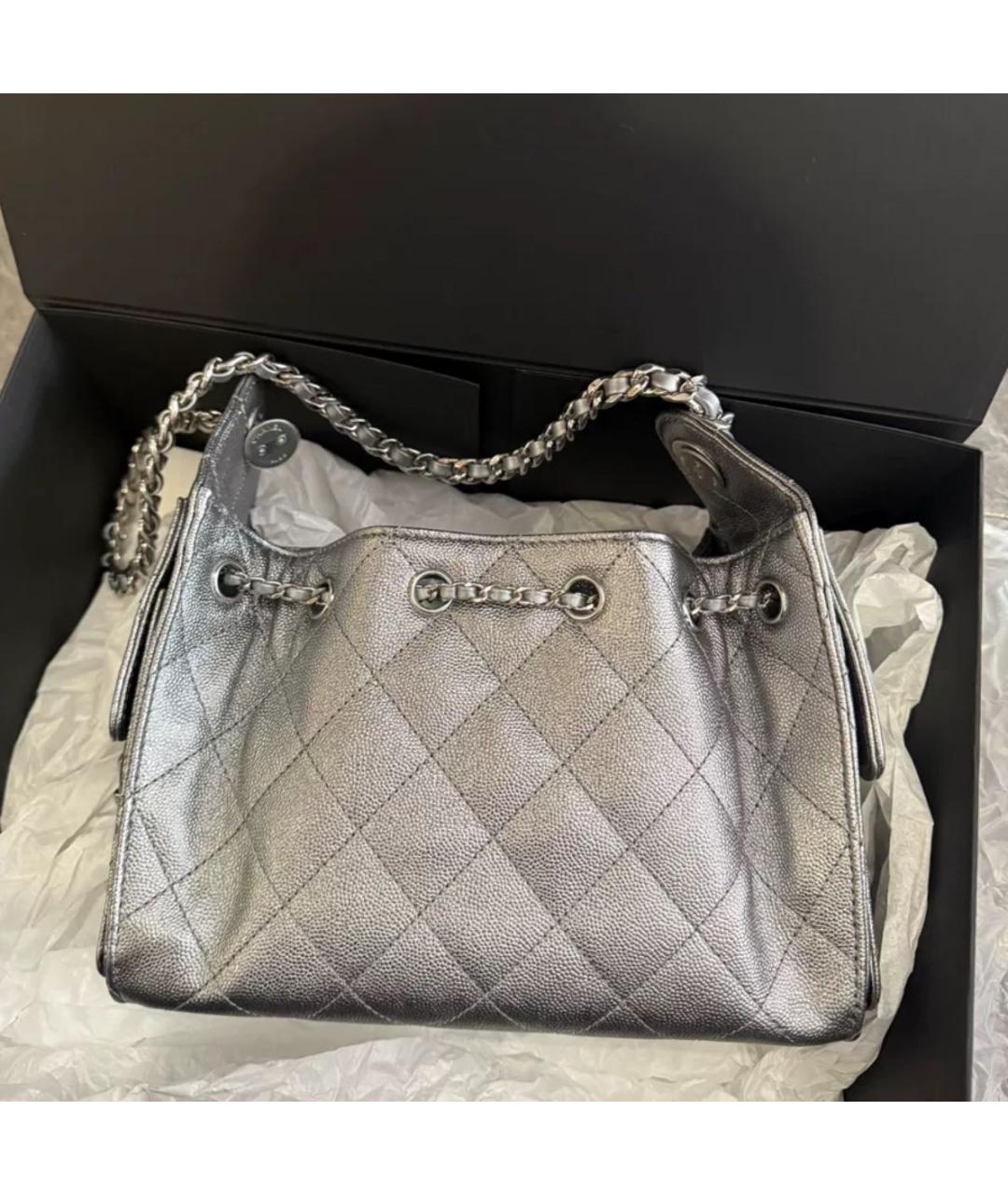 CHANEL Серебряная сумка через плечо, фото 3