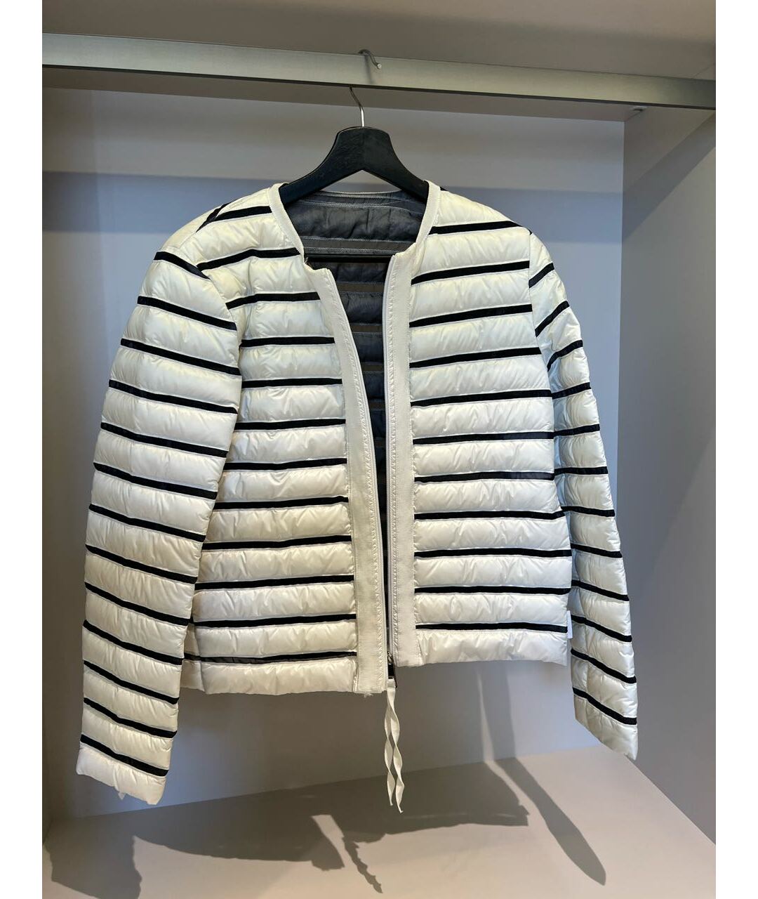 MONCLER Белая полиэстеровая куртка, фото 3