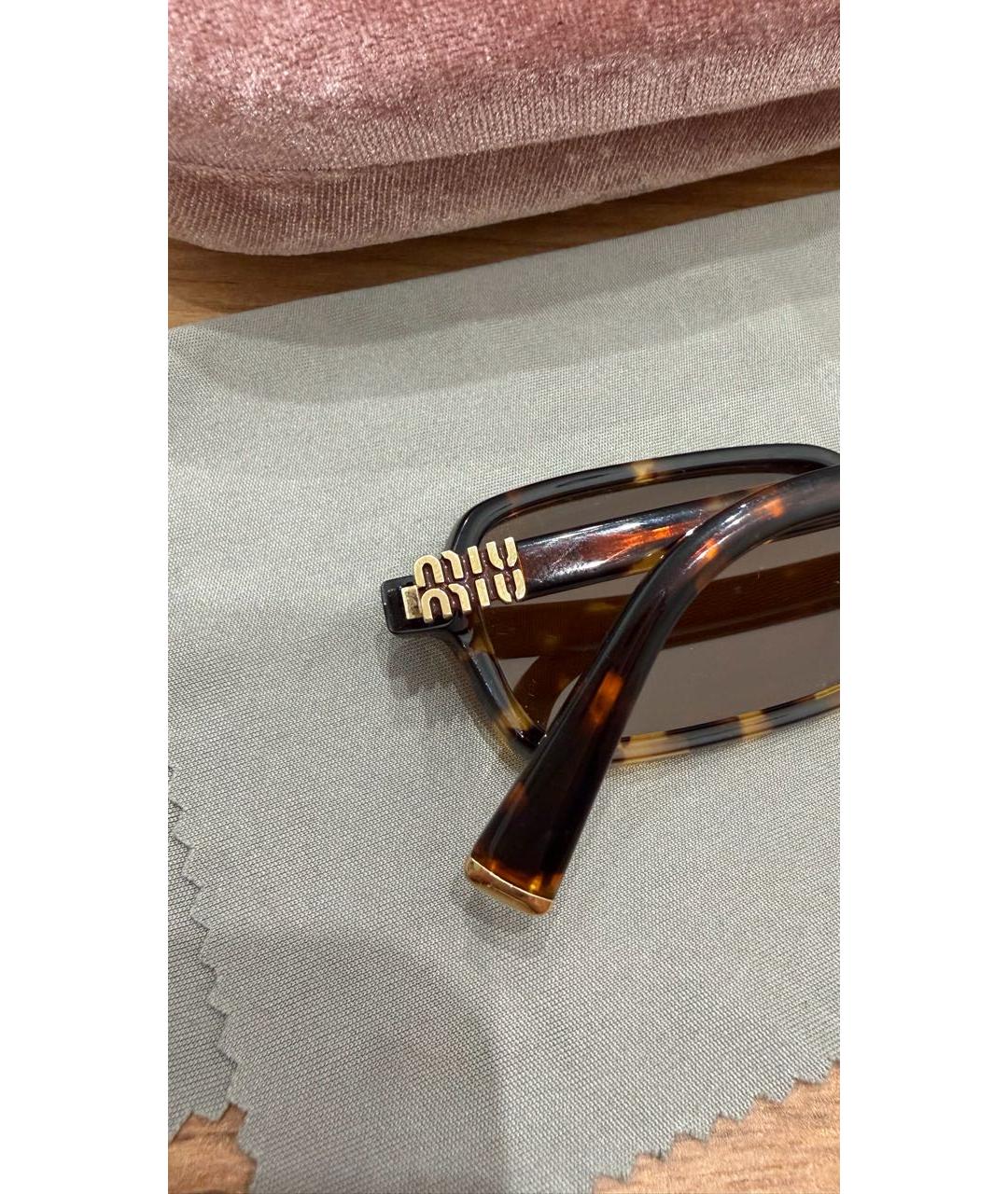 MIU MIU Коричневые пластиковые солнцезащитные очки, фото 3