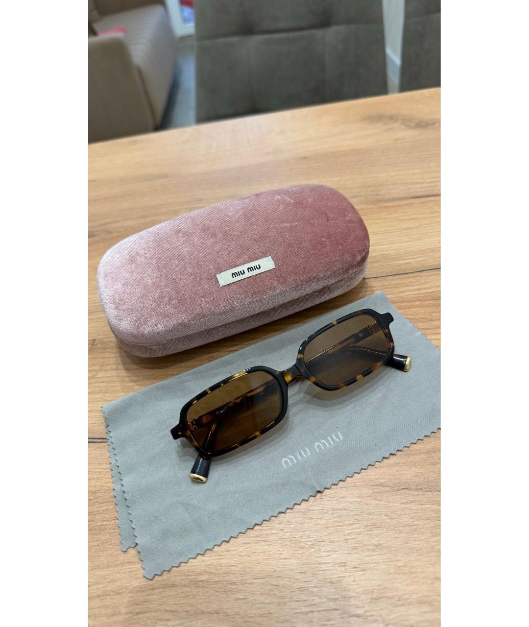 MIU MIU Коричневые пластиковые солнцезащитные очки, фото 2