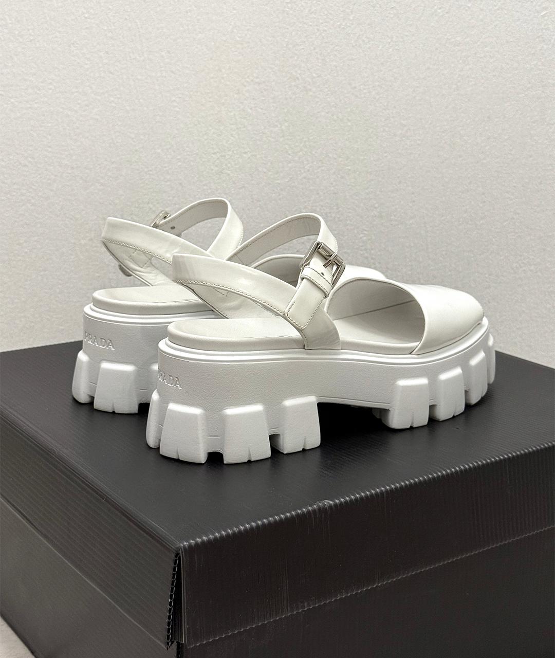 PRADA Белые кожаные босоножки, фото 4