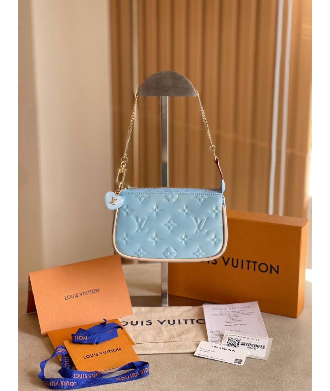 LOUIS VUITTON Голубая сумка с короткими ручками из лакированной кожи, фото 2