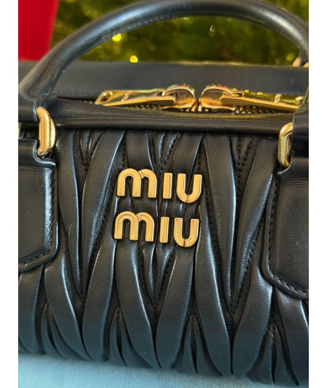 MIU MIU Черная кожаная сумка с короткими ручками, фото 4