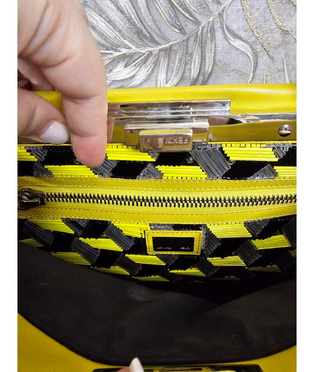 FENDI Желтая кожаная сумка с короткими ручками, фото 4