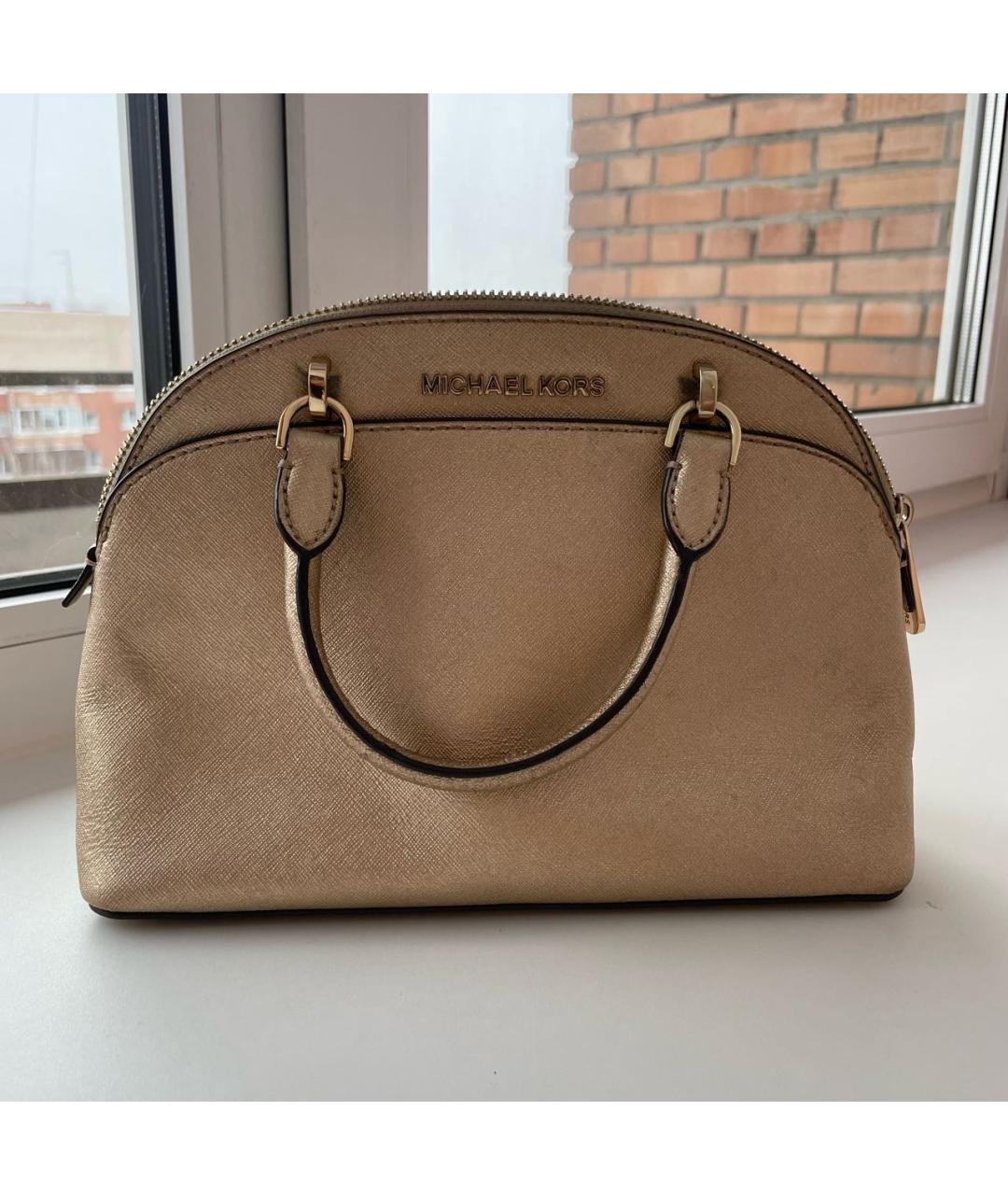 MICHAEL KORS Золотая сумка с короткими ручками из искусственной кожи, фото 5