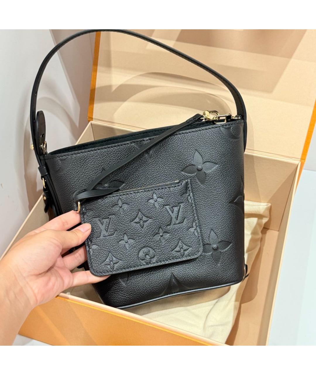 LOUIS VUITTON Черная кожаная сумка с короткими ручками, фото 8