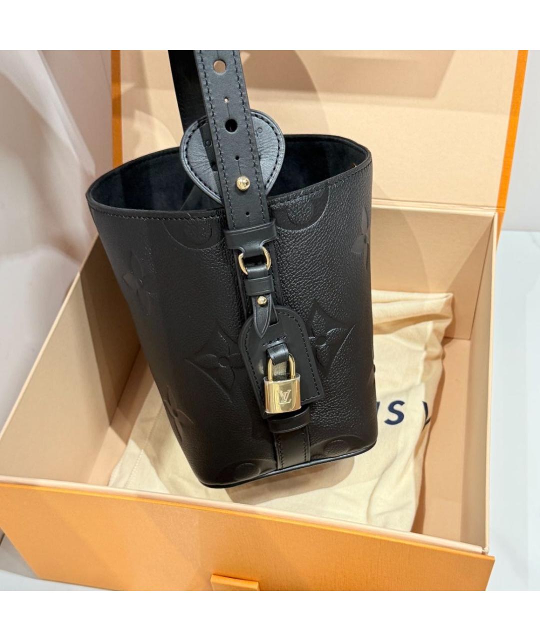 LOUIS VUITTON Черная кожаная сумка с короткими ручками, фото 7