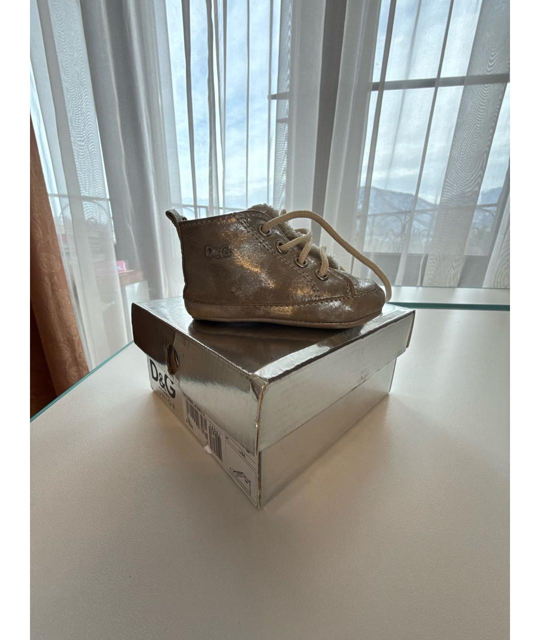 DOLCE & GABBANA KIDS Серебряные кожаные пинетки, фото 8