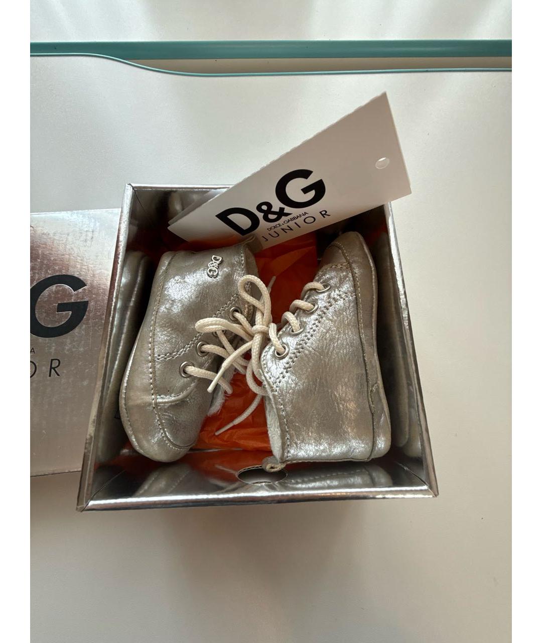 DOLCE & GABBANA KIDS Серебряные кожаные пинетки, фото 7