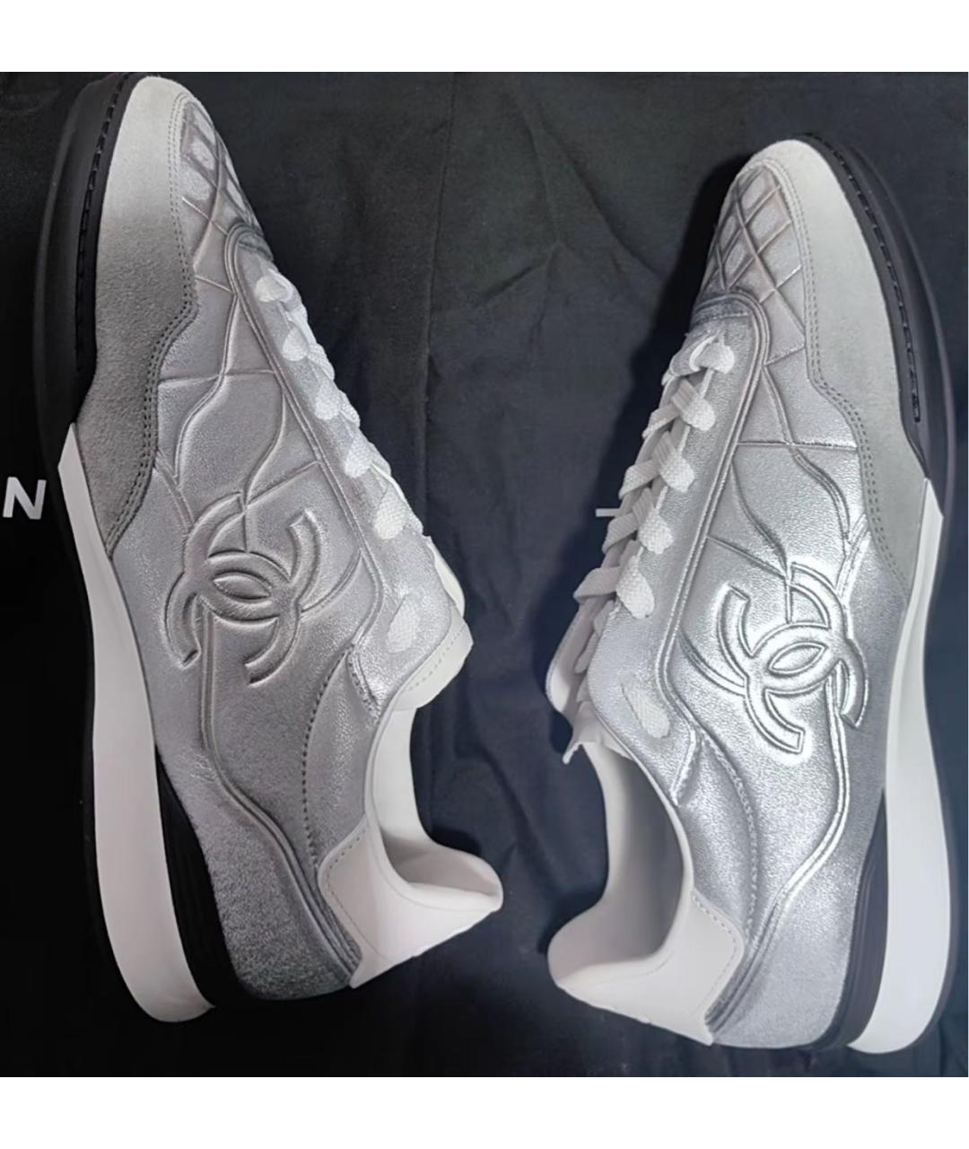 CHANEL Серебряные кожаные кроссовки, фото 3