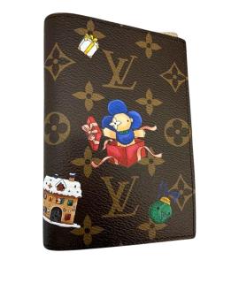 LOUIS VUITTON Обложка/футляр