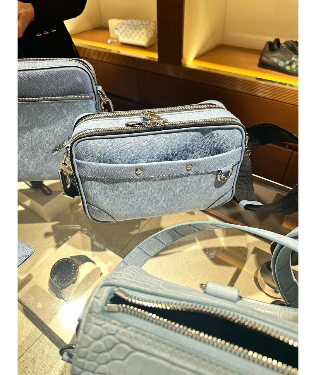 LOUIS VUITTON Голубая сумка на плечо, фото 2