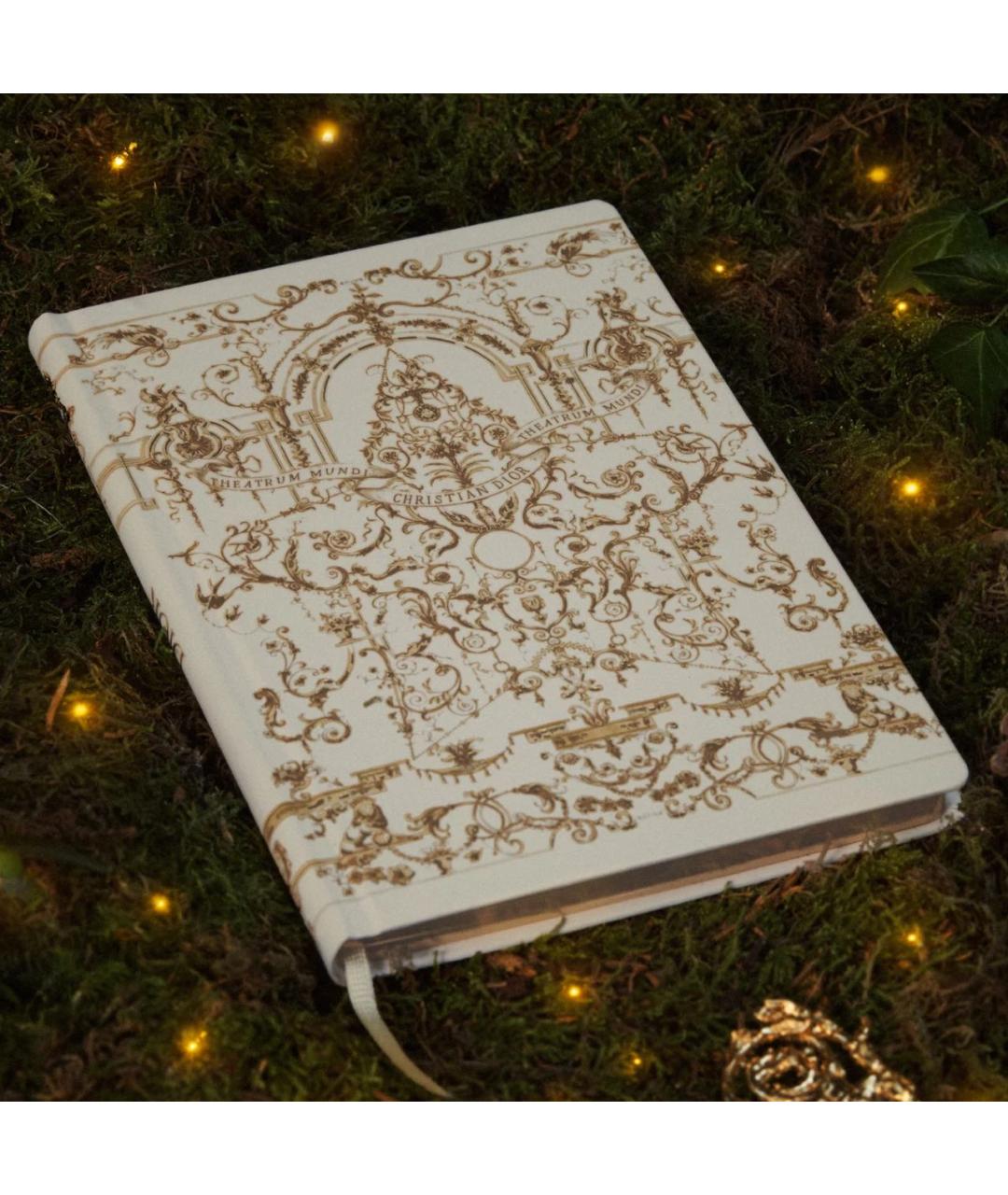 CHRISTIAN DIOR Книга, фото 4