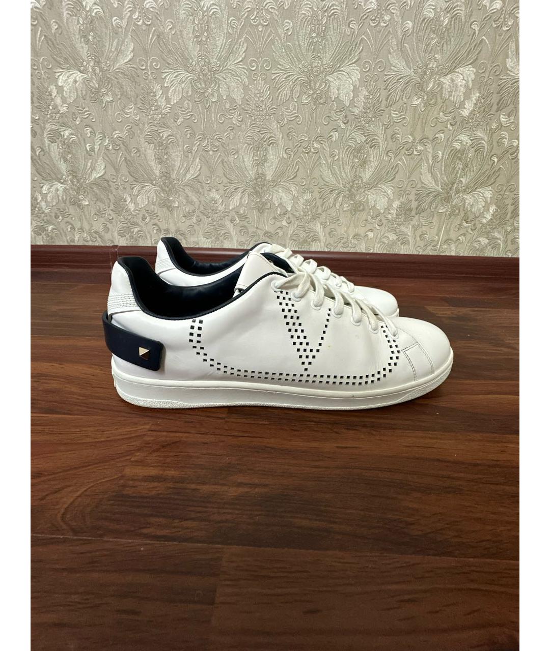VALENTINO Белые кожаные низкие кроссовки / кеды, фото 5