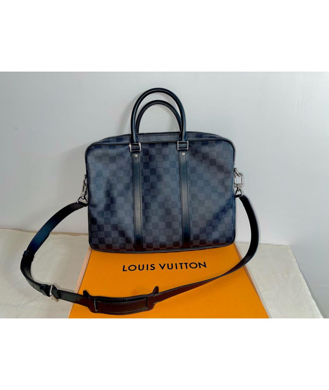 LOUIS VUITTON Черный кожаный портфель, фото 6