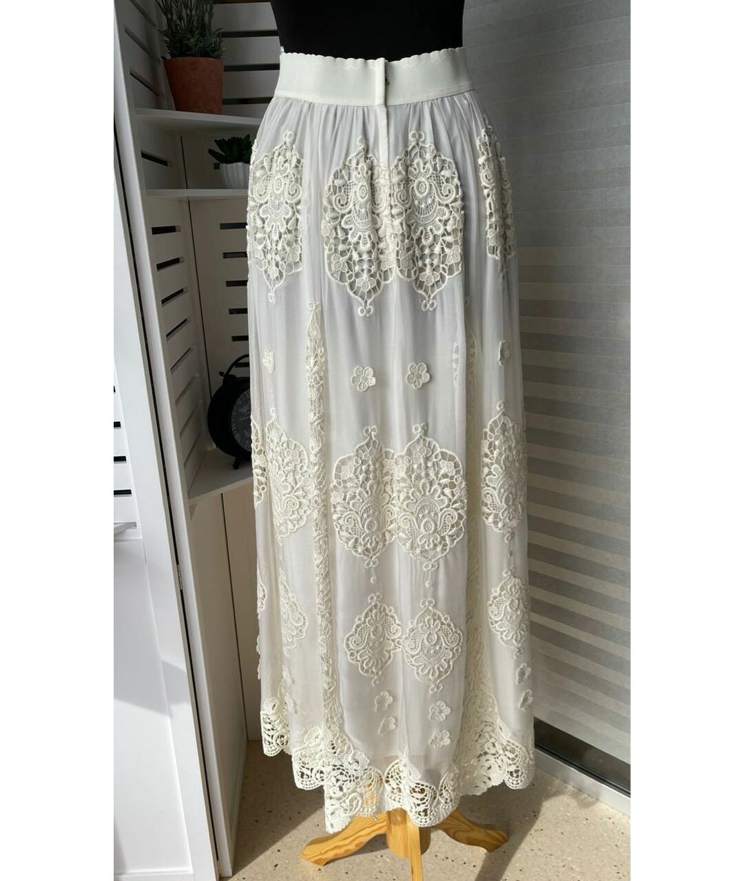 DOLCE&GABBANA Бежевая шелковая юбка макси, фото 2