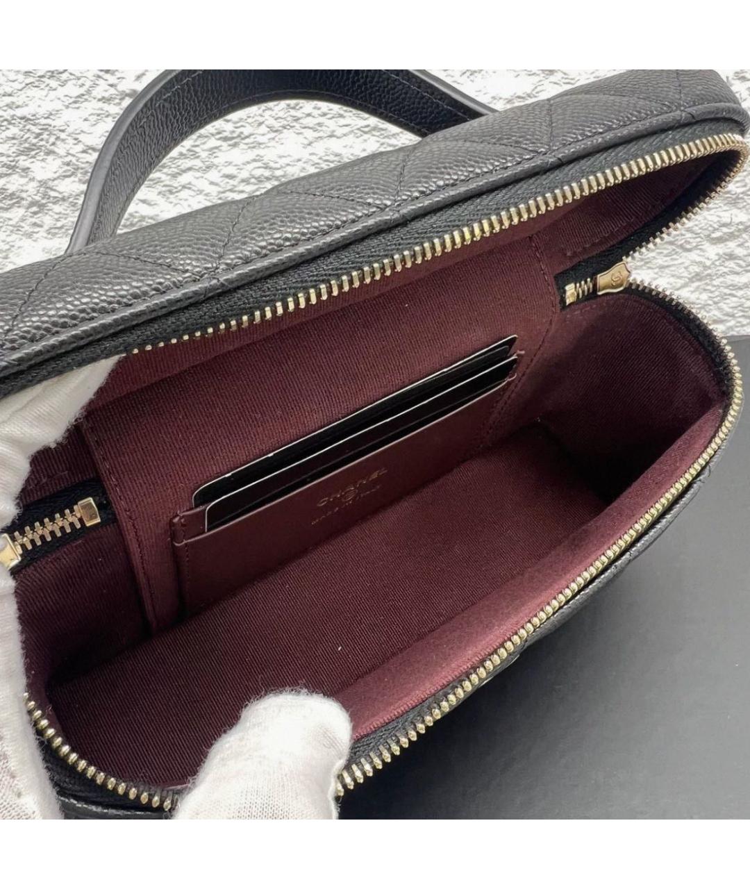 CHANEL Черная кожаная сумка с короткими ручками, фото 4