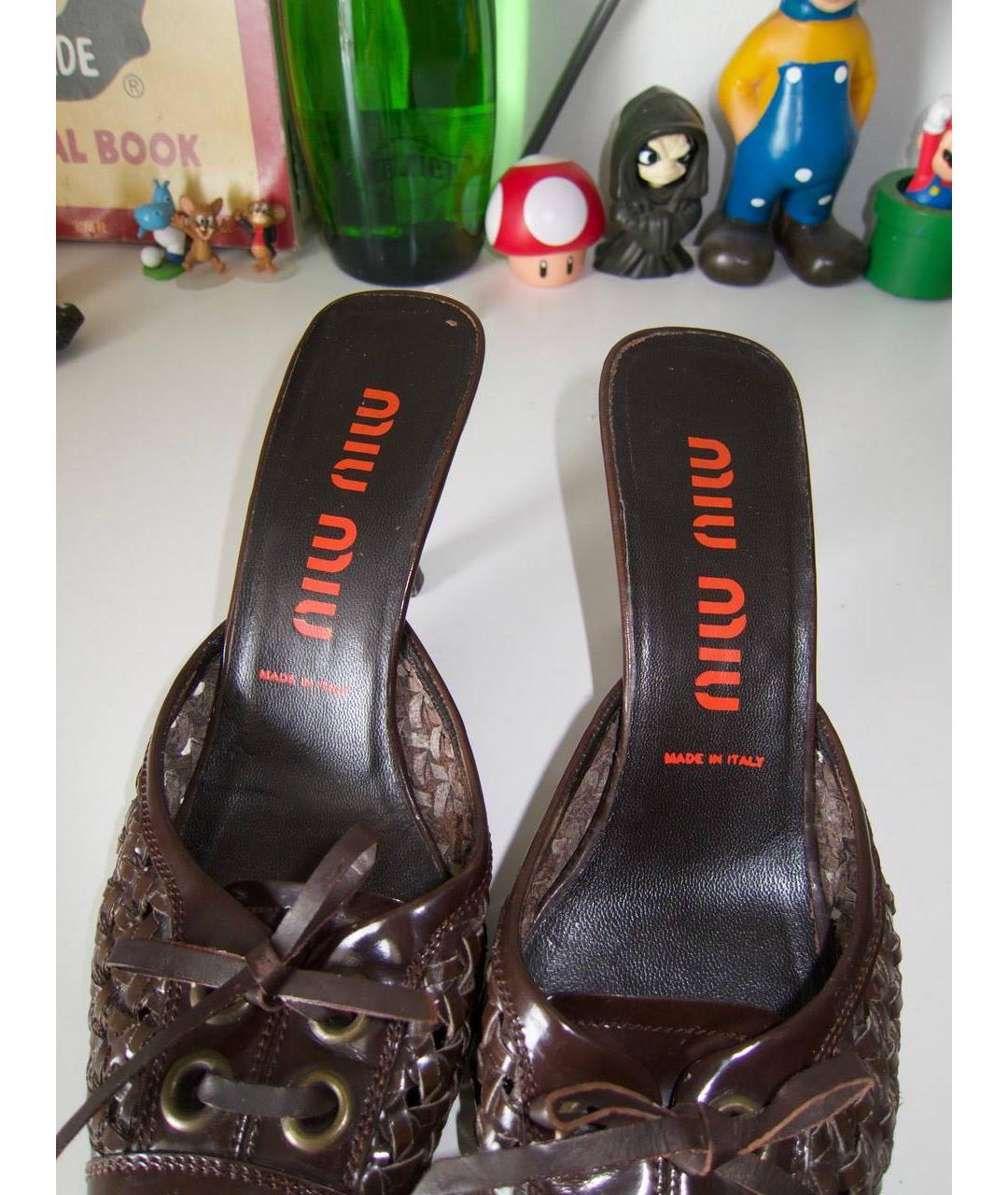 MIU MIU Коричневые кожаные мюли, фото 3
