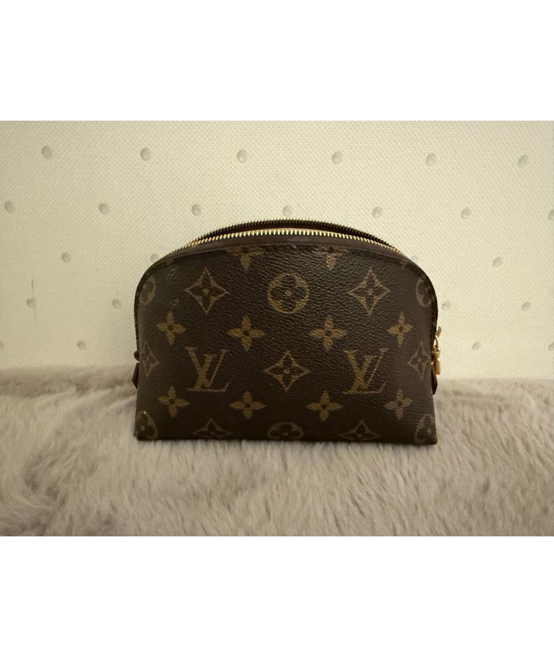 LOUIS VUITTON Коричневая косметичка, фото 5